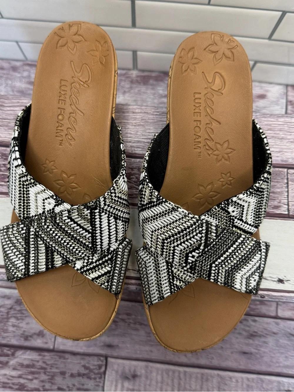 Skechers Women's Beverlee-Golden Palace Wedge Sandal size 6